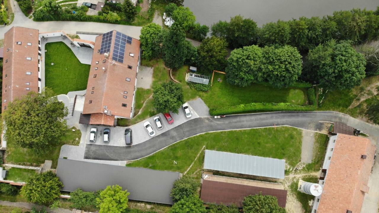 Statek Cesky Dvur Hotel Postupice Kültér fotó