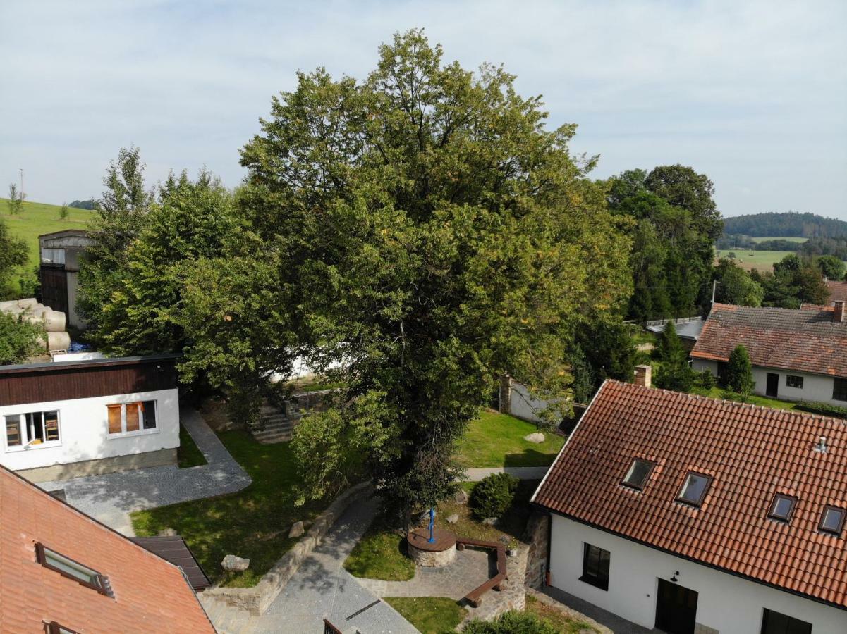 Statek Cesky Dvur Hotel Postupice Kültér fotó